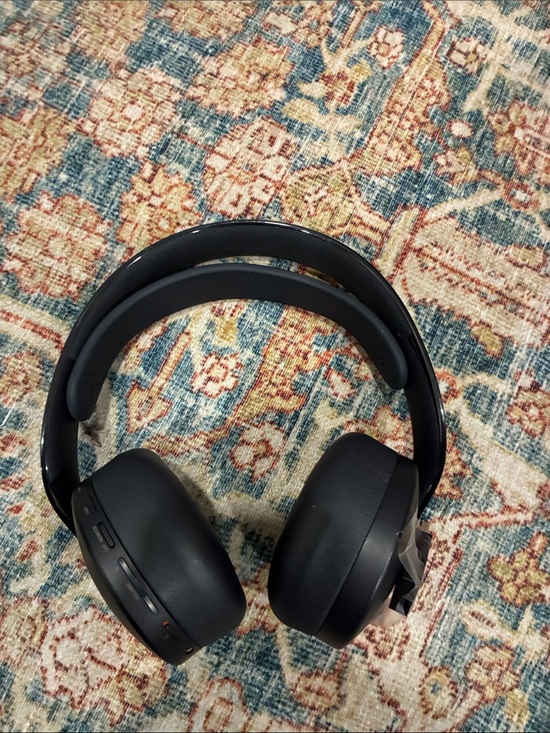Other - Over-Ear Wireless Headphones in Black